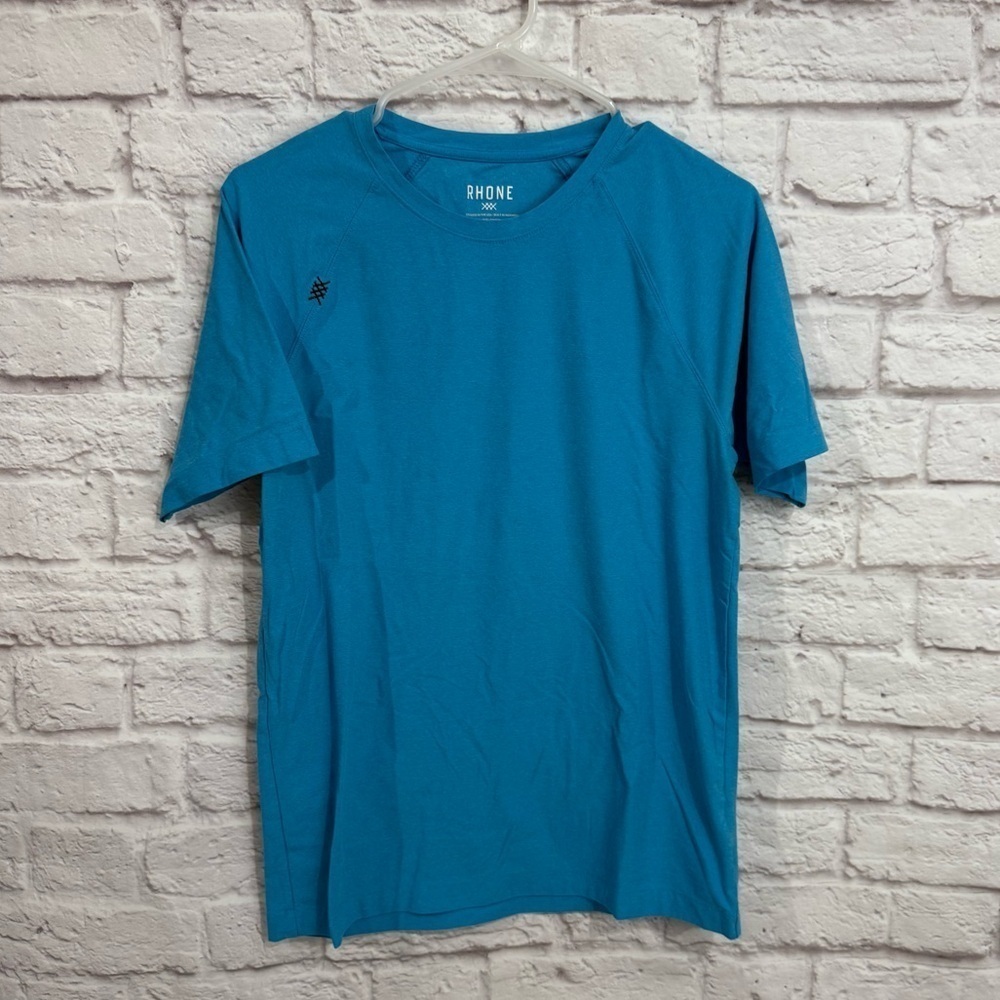 RHONE Athletic Tee Crewneck T-Shirt Light Blue Short Sleeve Size Small Men’s